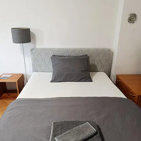 Center 4-person Apartment *